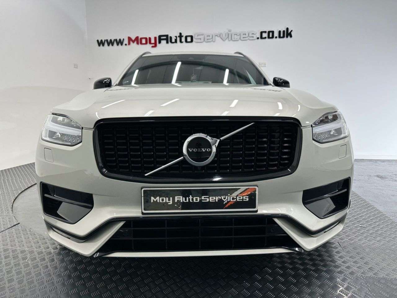 A 2026 VOLVO XC90 2.0 B5 MHEV R-Design Pro SUV 5dr Diesel Hybrid Auto 4WD Euro 6 (s/s) (235 p A 2026 VOLVO XC90 2.0 B5 MHEV R-Design Pro SUV 5dr Diesel Hybrid Auto 4WD Euro 6 (s/s) (235 p