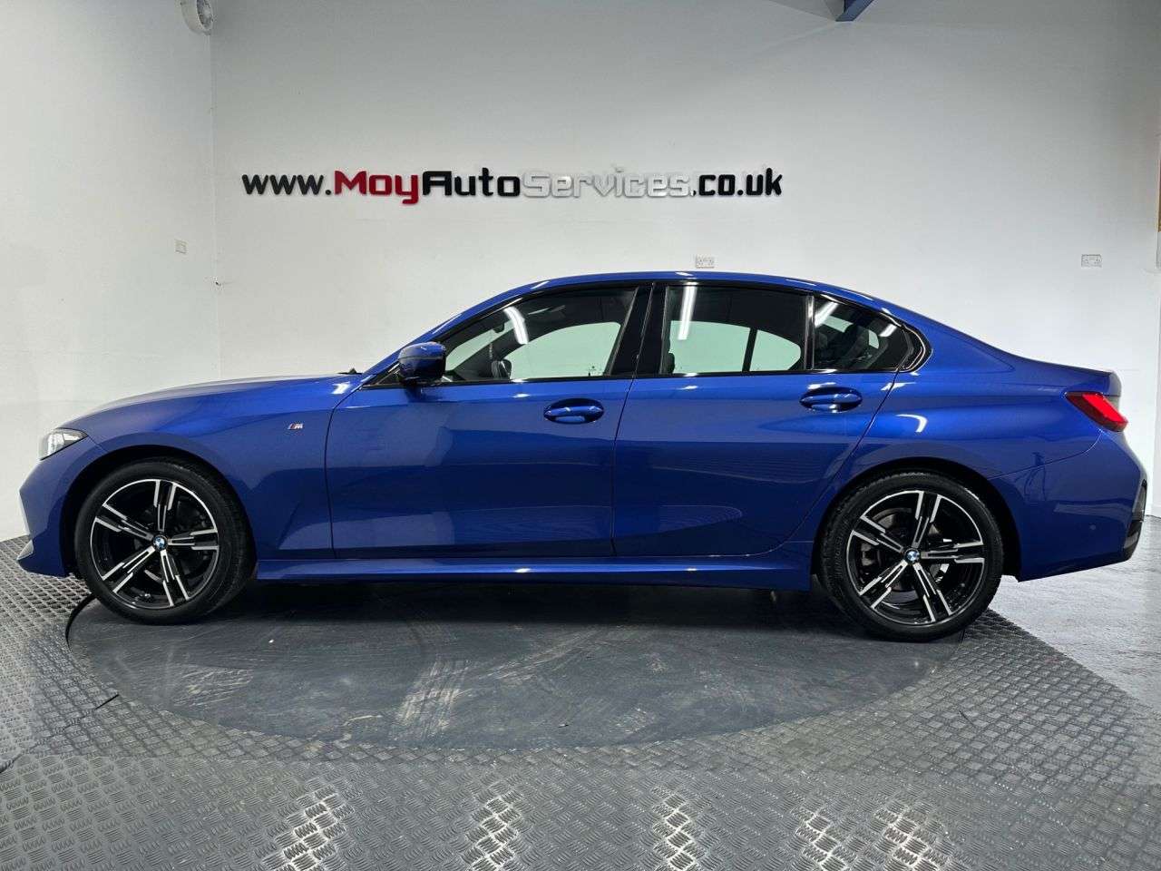 A 2023 BMW 3 SERIES 2.0 320i M Sport Saloon 4dr Petrol Auto Euro 6 (s/s) (184 ps) A 2023 BMW 3 SERIES 2.0 320i M Sport Saloon 4dr Petrol Auto Euro 6 (s/s) (184 ps)