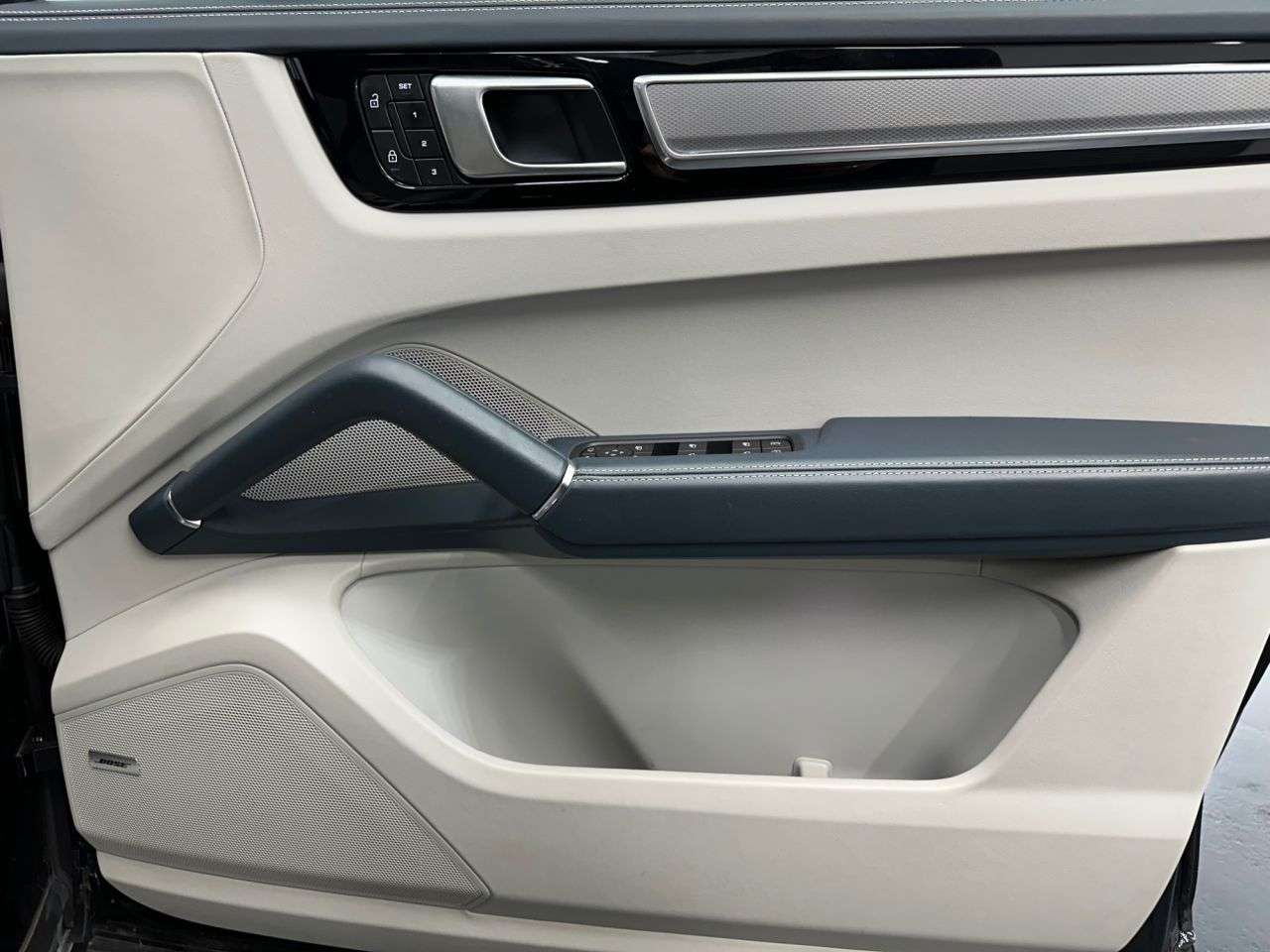 2022 PORSCHE CAYENNE 2022 PORSCHE CAYENNE