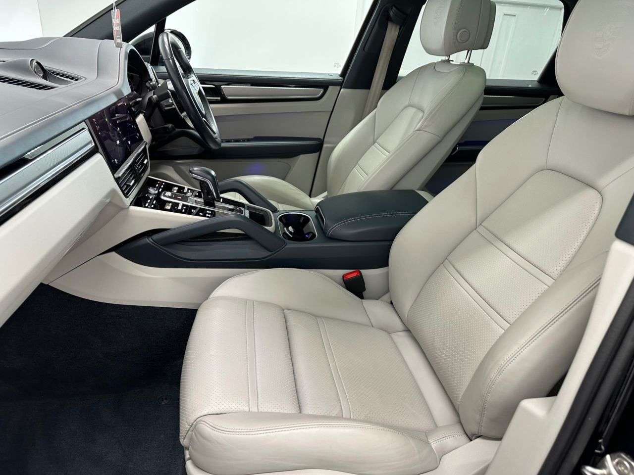 2022 PORSCHE CAYENNE 2022 PORSCHE CAYENNE