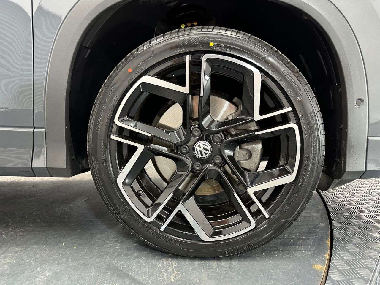 2025 VOLKSWAGEN TAYRON 2025 VOLKSWAGEN TAYRON