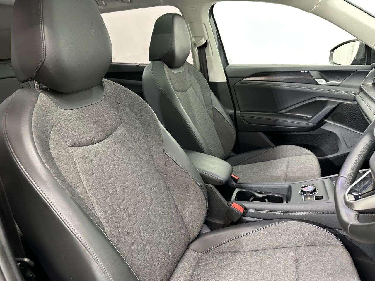 2025 VOLKSWAGEN TAYRON 2025 VOLKSWAGEN TAYRON