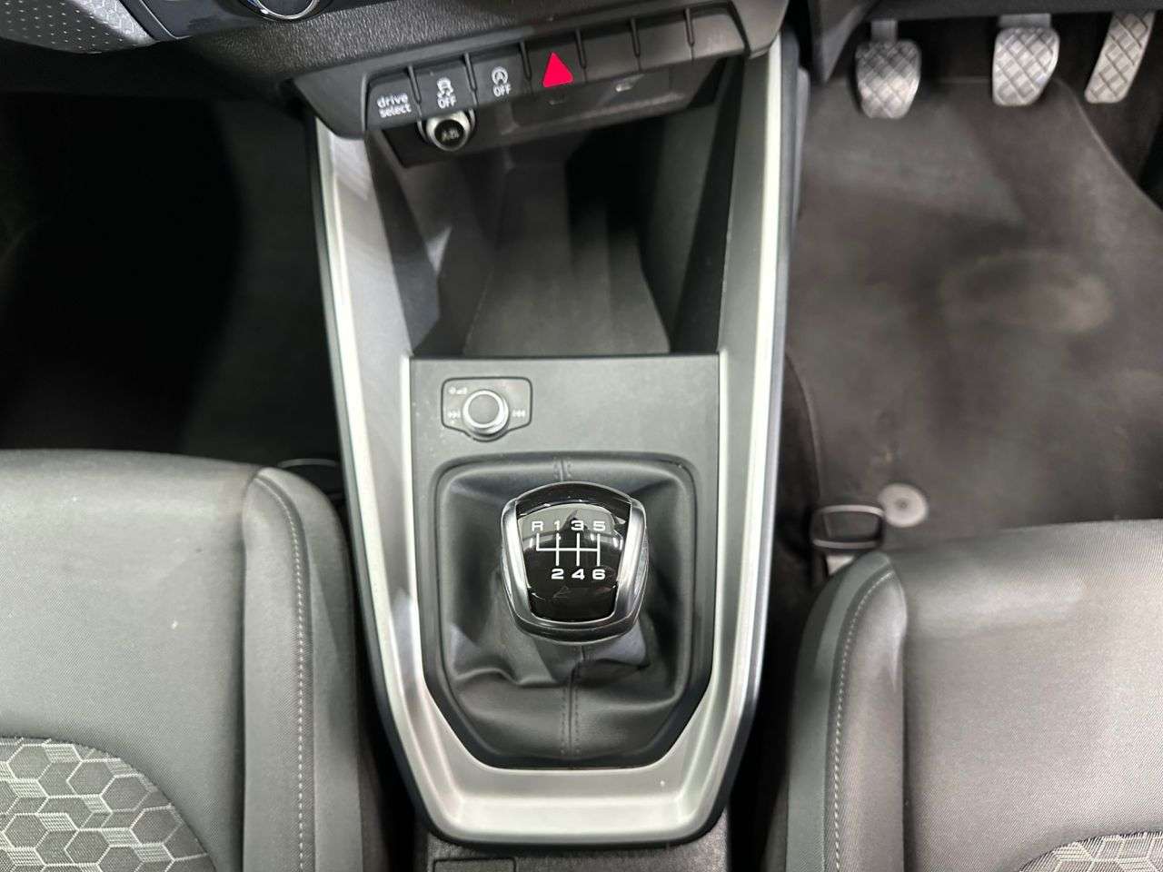 2021 AUDI A1 2021 AUDI A1