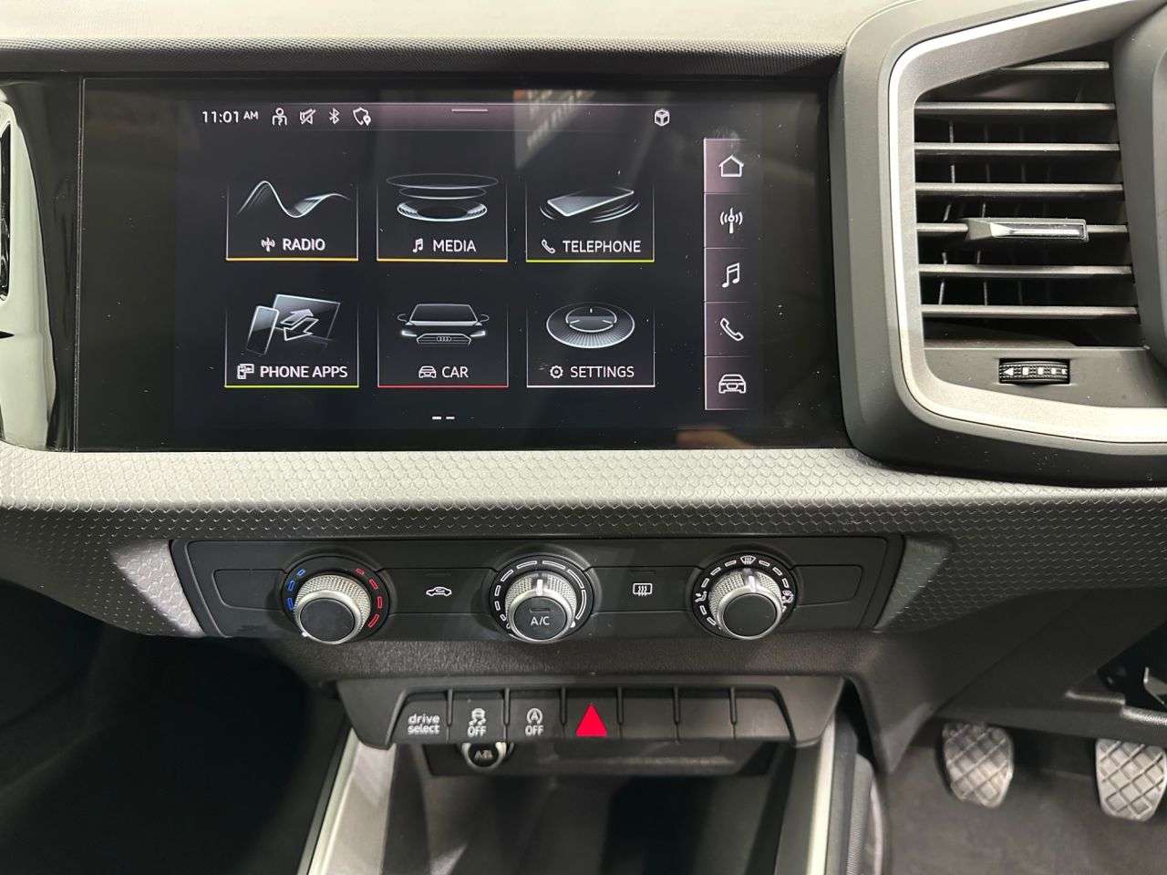 2021 AUDI A1 2021 AUDI A1
