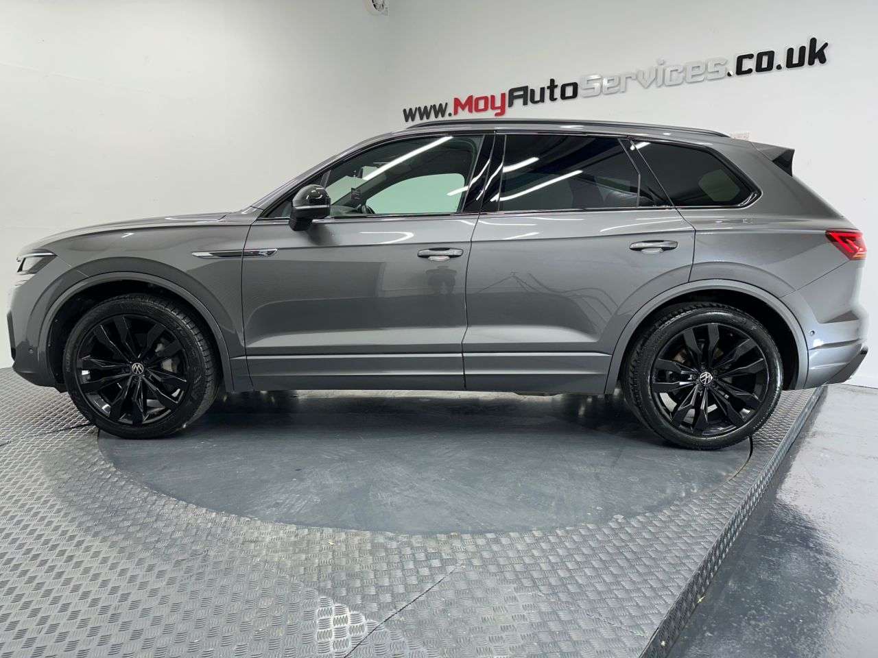 A 2026 VOLKSWAGEN TOUAREG 3.0 TDI V6 Black Edition SUV 5dr Diesel Tiptronic 4Motion Euro 6 (s/s) (286 A 2026 VOLKSWAGEN TOUAREG 3.0 TDI V6 Black Edition SUV 5dr Diesel Tiptronic 4Motion Euro 6 (s/s) (286