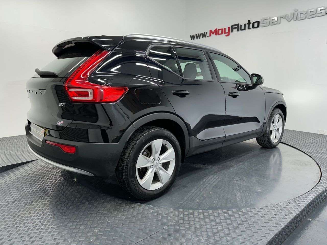 2023 VOLVO XC40 2023 VOLVO XC40