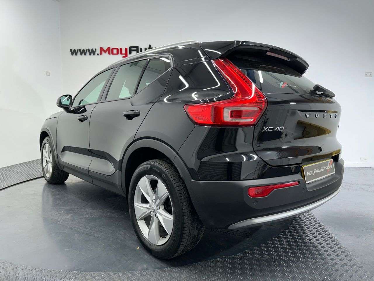 2023 VOLVO XC40 2023 VOLVO XC40
