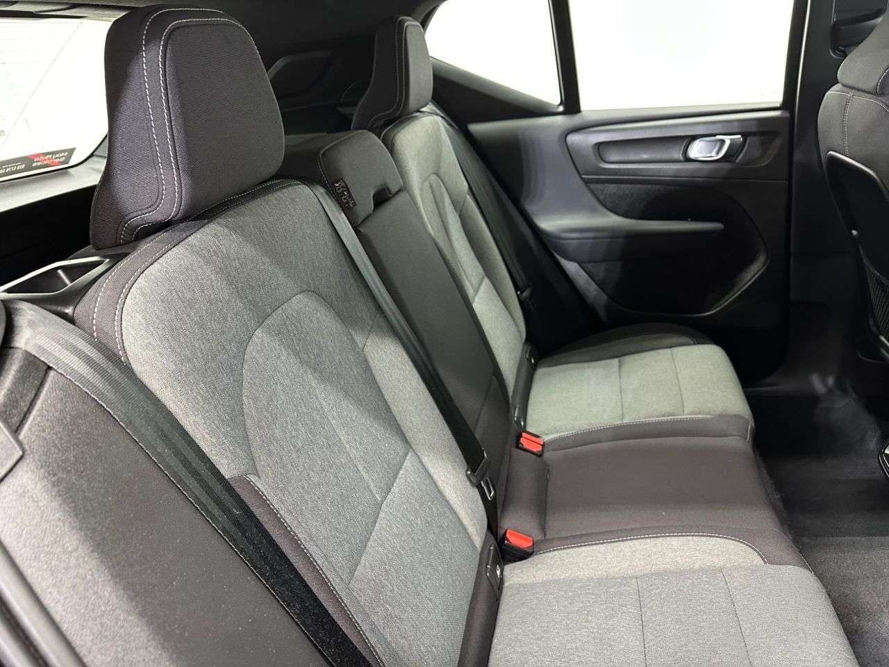 2023 VOLVO XC40 2023 VOLVO XC40