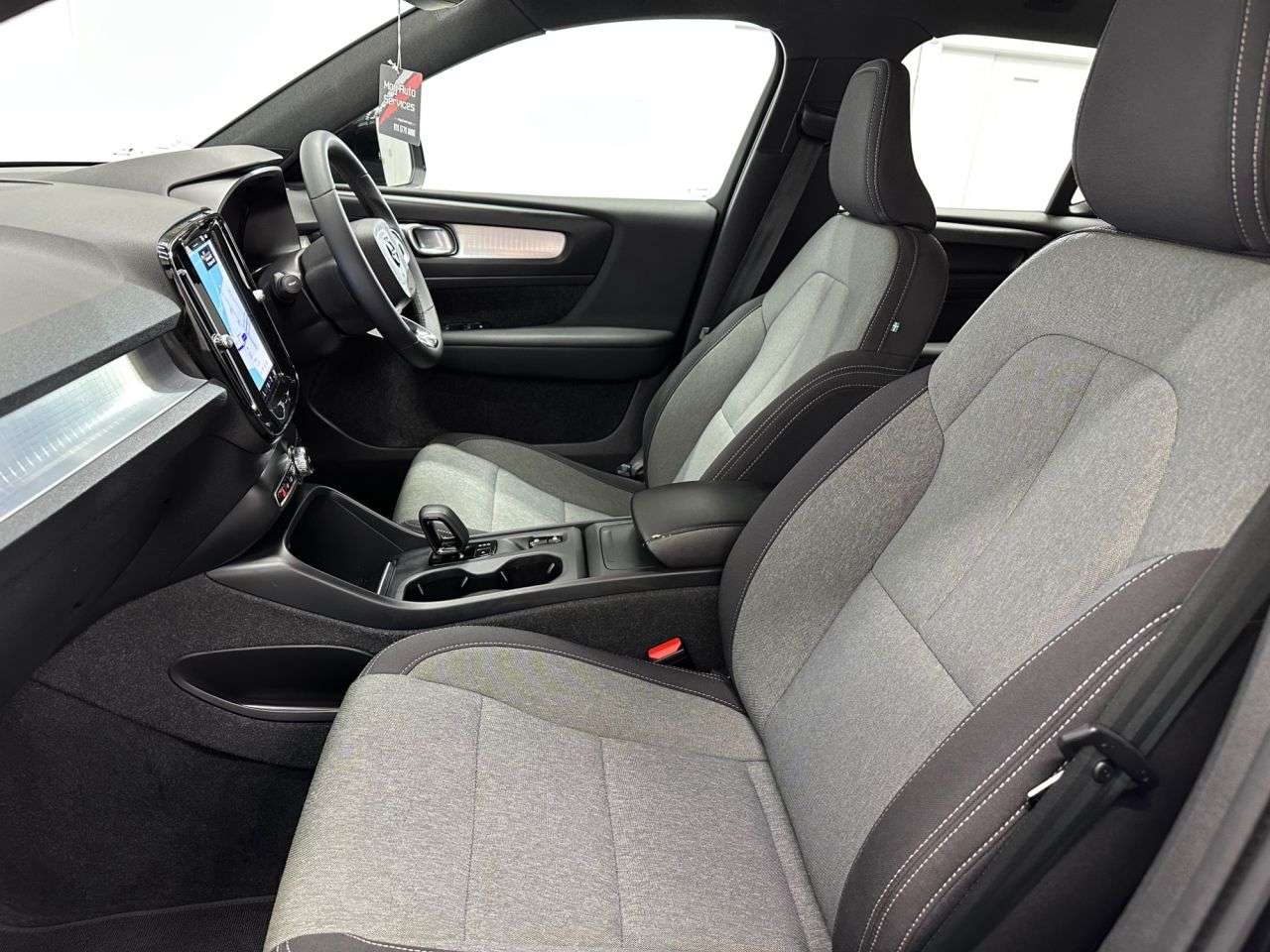 2023 VOLVO XC40 2023 VOLVO XC40
