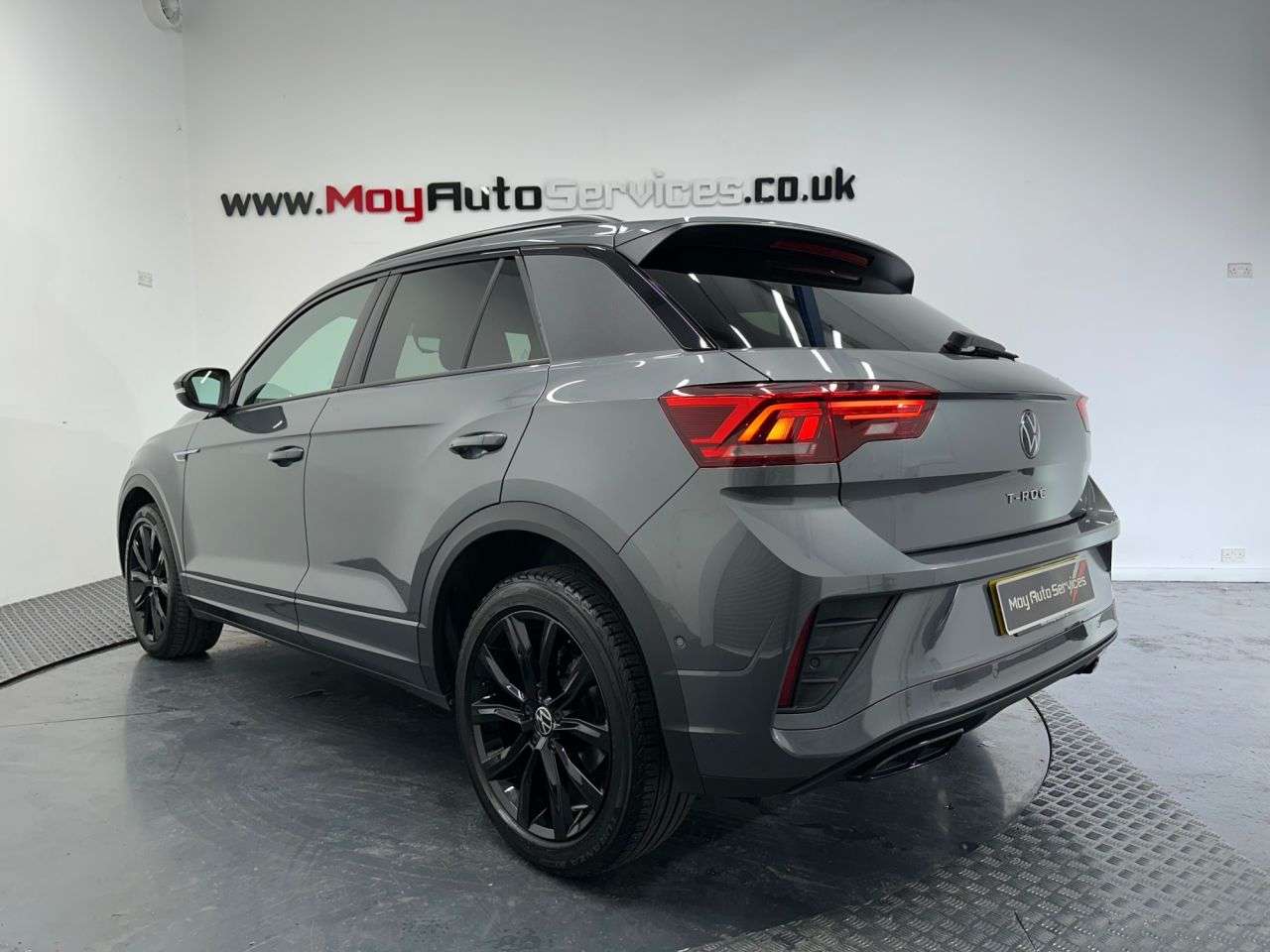 A 2023 VOLKSWAGEN T-ROC 2.0 TDI R-Line SUV 5dr Diesel DSG Euro 6 (s/s) (150 ps) A 2023 VOLKSWAGEN T-ROC 2.0 TDI R-Line SUV 5dr Diesel DSG Euro 6 (s/s) (150 ps)