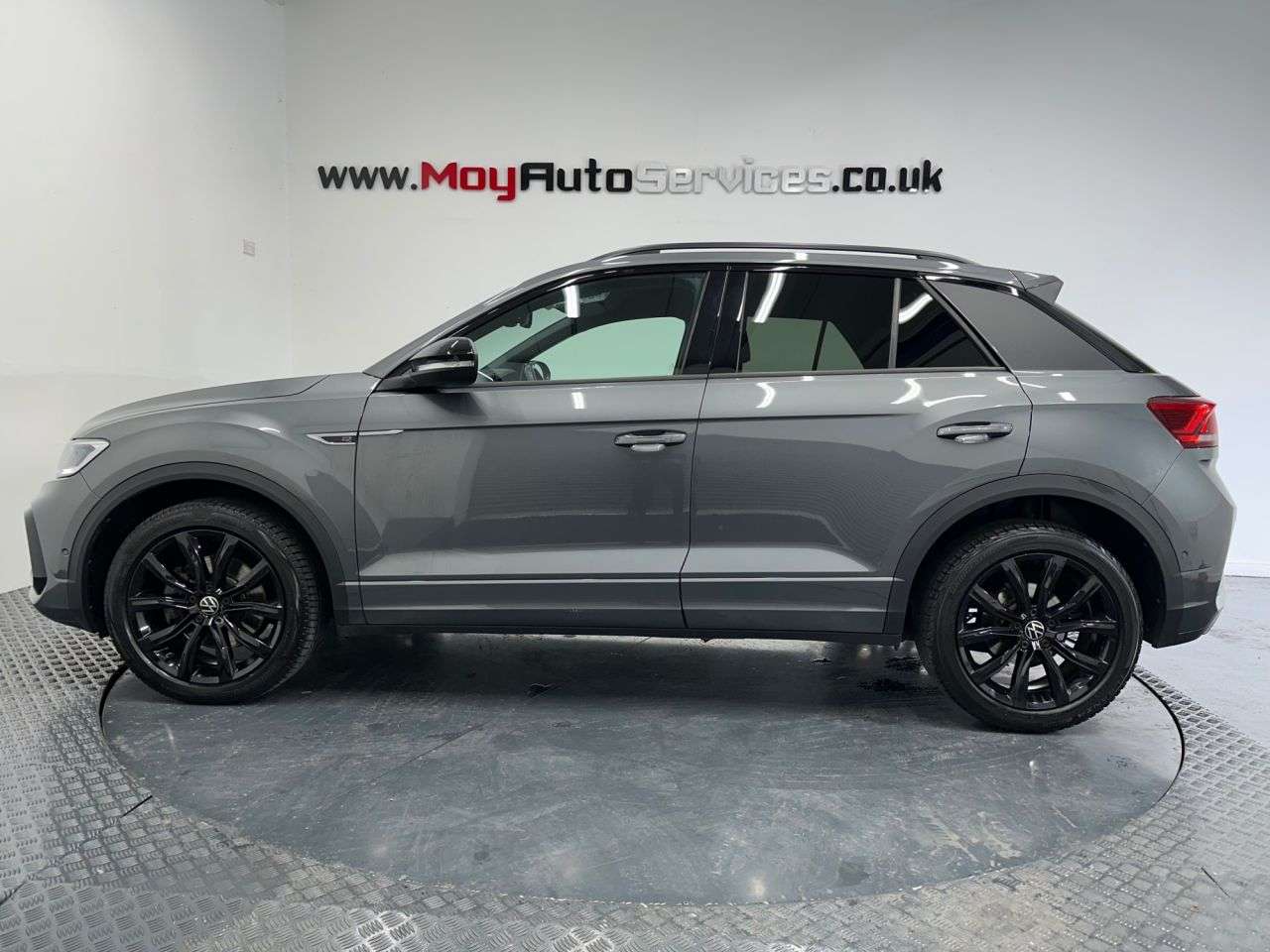 A 2023 VOLKSWAGEN T-ROC 2.0 TDI R-Line SUV 5dr Diesel DSG Euro 6 (s/s) (150 ps) A 2023 VOLKSWAGEN T-ROC 2.0 TDI R-Line SUV 5dr Diesel DSG Euro 6 (s/s) (150 ps)