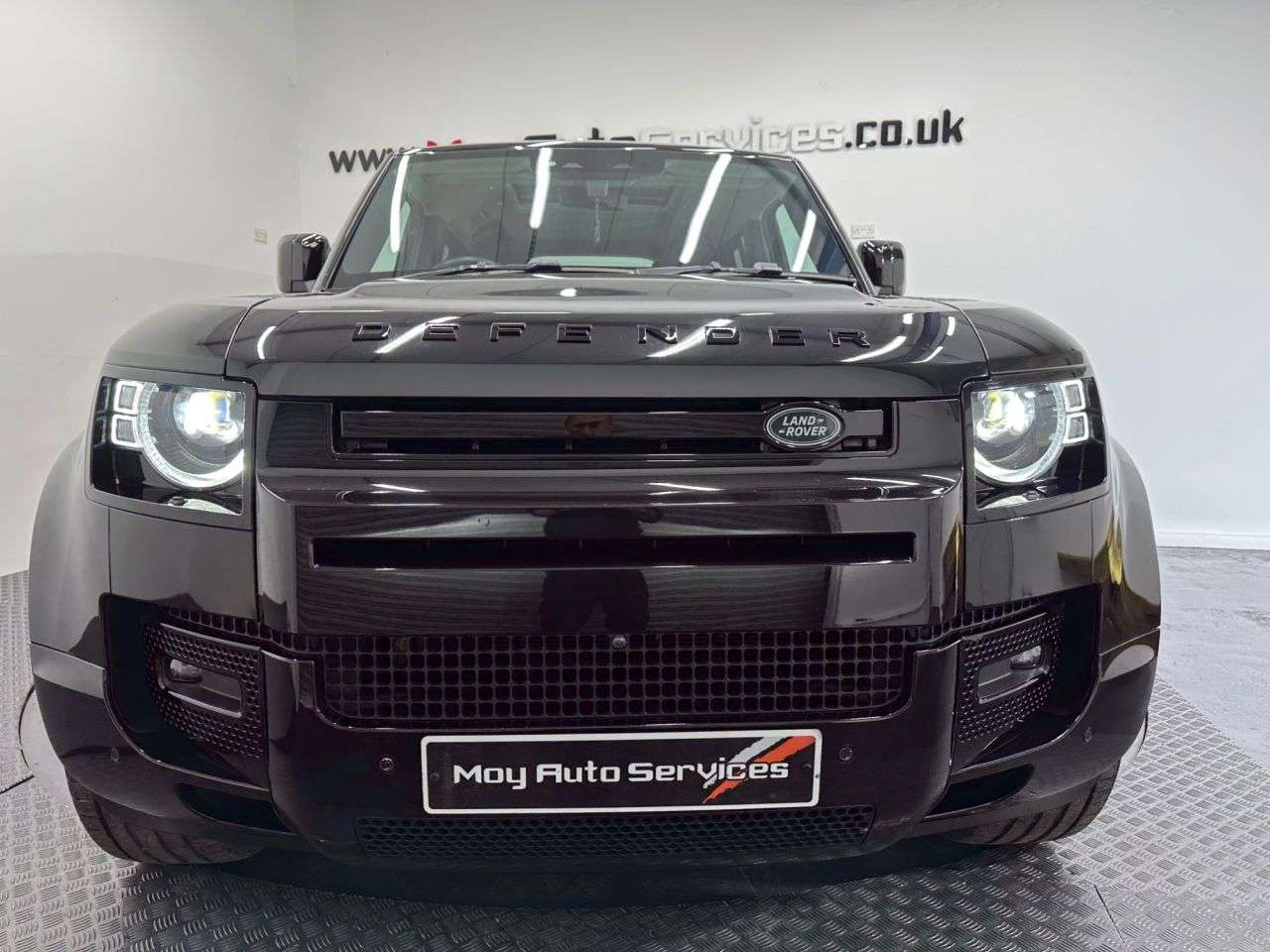 A 2022 LAND ROVER DEFENDER 110 3.0 D250 MHEV XS Edition SUV 5dr Diesel Auto 4WD Euro 6 (s/s) (250 ps) A 2022 LAND ROVER DEFENDER 110 3.0 D250 MHEV XS Edition SUV 5dr Diesel Auto 4WD Euro 6 (s/s) (250 ps)