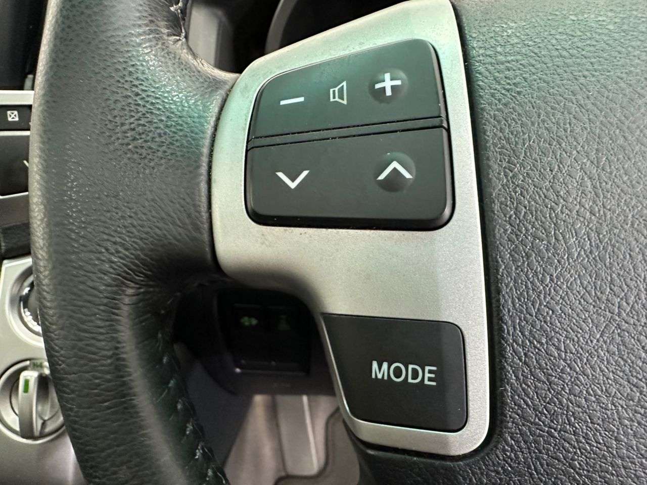 2013 TOYOTA LAND CRUISER 2013 TOYOTA LAND CRUISER