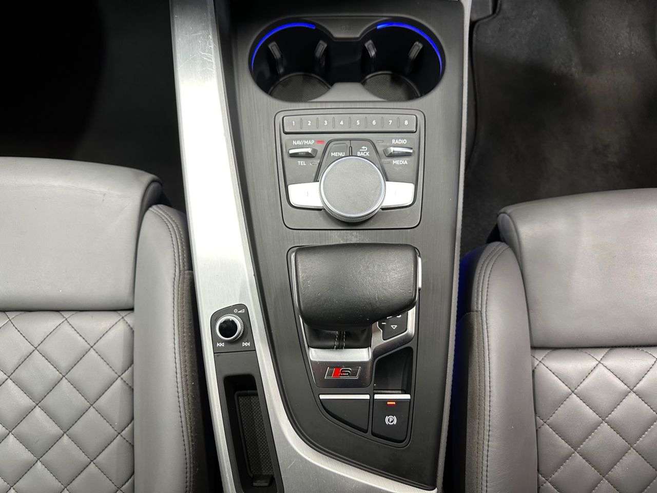 2017 AUDI S4 2017 AUDI S4