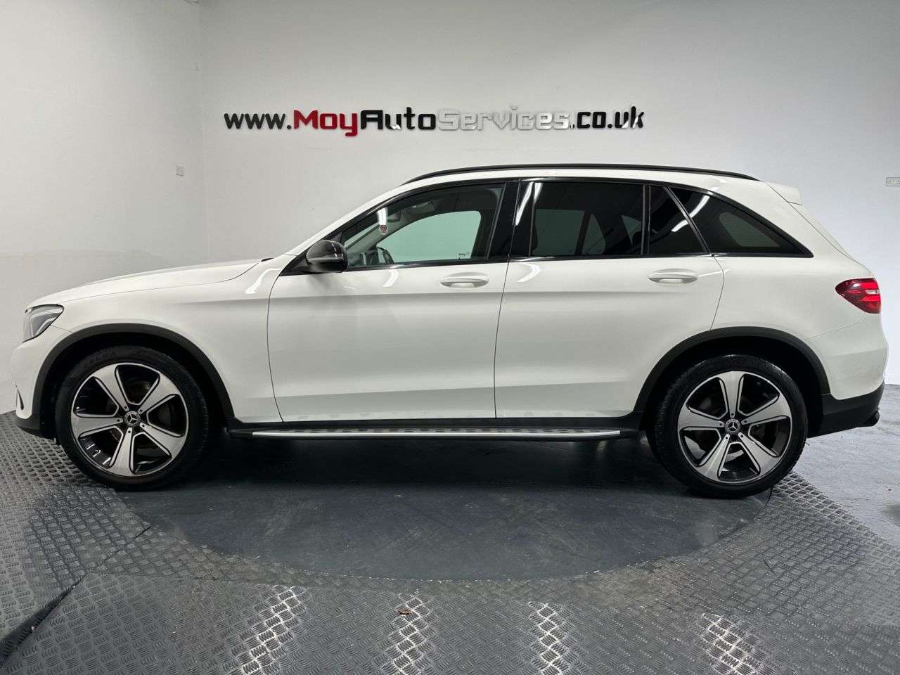 A 2018 MERCEDES-BENZ GLC 2.1 GLC220d Urban Edition SUV 5dr Diesel G-Tronic+ 4MATIC Euro 6 (s/s) (170 A 2018 MERCEDES-BENZ GLC 2.1 GLC220d Urban Edition SUV 5dr Diesel G-Tronic+ 4MATIC Euro 6 (s/s) (170