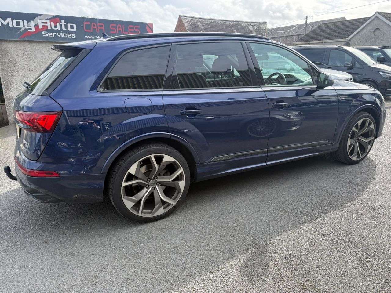 A 2020 AUDI Q7 3.0 TDI V6 45 S line SUV 5dr Diesel Tiptronic quattro Euro 6 (s/s) (231 ps) A 2020 AUDI Q7 3.0 TDI V6 45 S line SUV 5dr Diesel Tiptronic quattro Euro 6 (s/s) (231 ps)