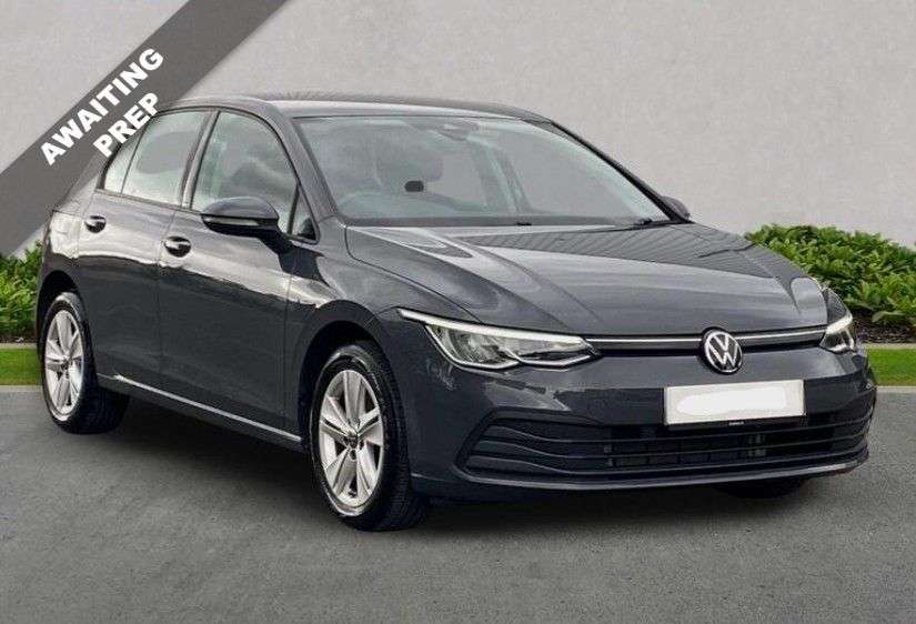 A 2022 VOLKSWAGEN GOLF 1.5 TSI Life Hatchback 5dr Petrol Manual Euro 6 (s/s) (130 ps) A 2022 VOLKSWAGEN GOLF 1.5 TSI Life Hatchback 5dr Petrol Manual Euro 6 (s/s) (130 ps)