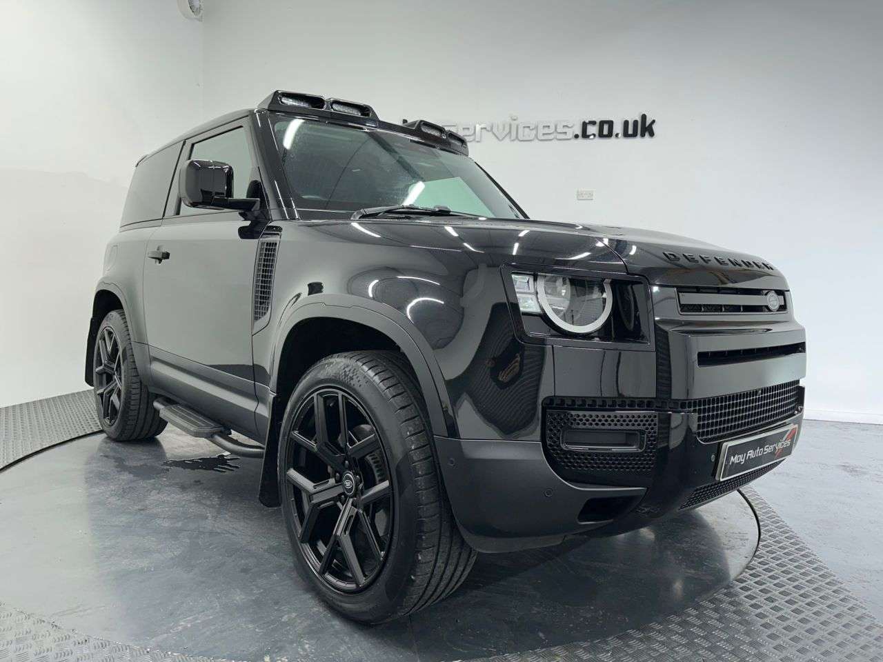A 2023 LAND ROVER DEFENDER 90 3.0 D250 MHEV Hard Top SUV 3dr Diesel Auto 4WD SWB Euro 6 (s/s) (250 ps) A 2023 LAND ROVER DEFENDER 90 3.0 D250 MHEV Hard Top SUV 3dr Diesel Auto 4WD SWB Euro 6 (s/s) (250 ps)