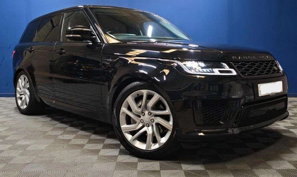 A 2020 LAND ROVER RANGE ROVER SPORT 3.0 SD V6 HSE Dynamic SUV 5dr Diesel Auto 4WD Euro 6 (s/s) (306 ps) A 2020 LAND ROVER RANGE ROVER SPORT 3.0 SD V6 HSE Dynamic SUV 5dr Diesel Auto 4WD Euro 6 (s/s) (306 ps)