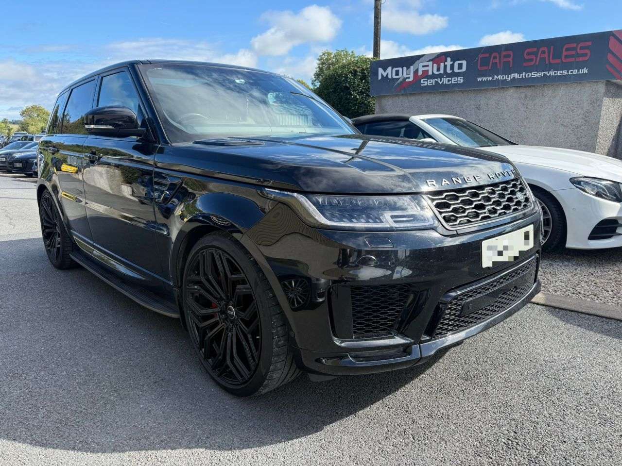 A 2022 LAND ROVER RANGE ROVER SPORT 3.0 D300 MHEV HSE Silver SUV 5dr Diesel Auto 4WD Euro 6 (s/s) (300 ps) A 2022 LAND ROVER RANGE ROVER SPORT 3.0 D300 MHEV HSE Silver SUV 5dr Diesel Auto 4WD Euro 6 (s/s) (300 ps)