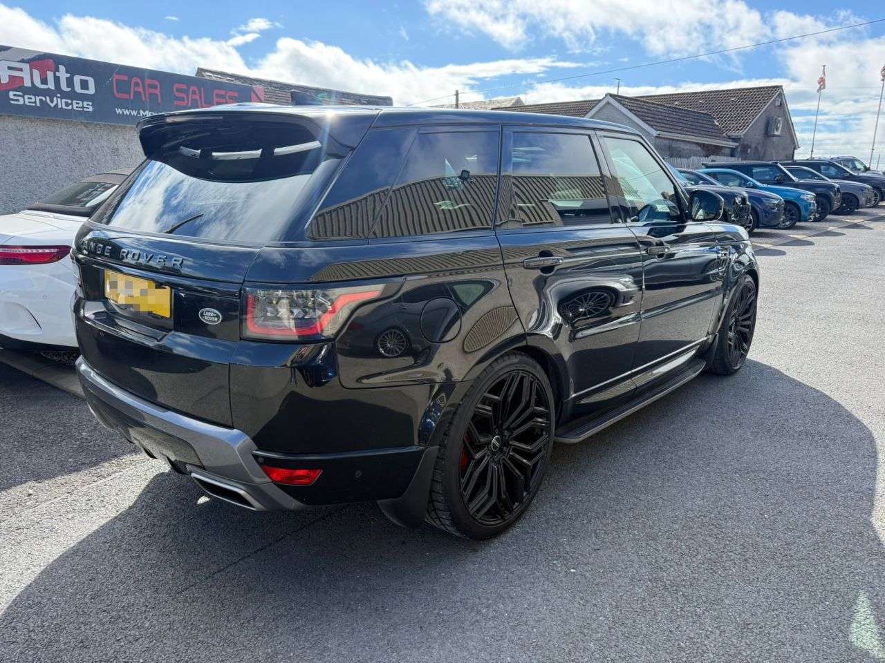 A 2022 LAND ROVER RANGE ROVER SPORT 3.0 D300 MHEV HSE Silver SUV 5dr Diesel Auto 4WD Euro 6 (s/s) (300 ps) A 2022 LAND ROVER RANGE ROVER SPORT 3.0 D300 MHEV HSE Silver SUV 5dr Diesel Auto 4WD Euro 6 (s/s) (300 ps)