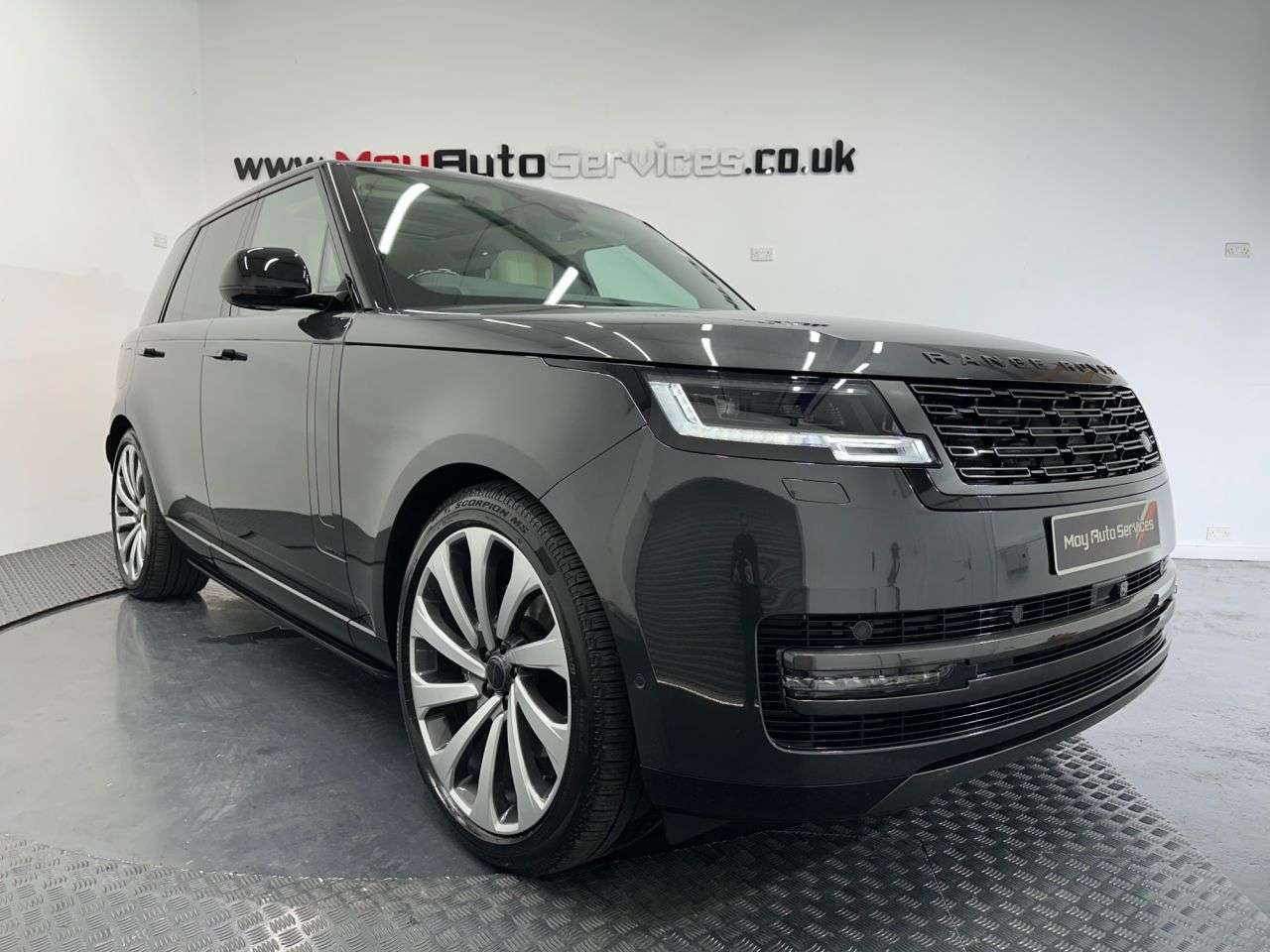 A 2026 LAND ROVER RANGE ROVER 3.0 D350 MHEV Autobiography SUV 5dr Diesel Auto 4WD Euro 6 (s/s) (350 ps) A 2026 LAND ROVER RANGE ROVER 3.0 D350 MHEV Autobiography SUV 5dr Diesel Auto 4WD Euro 6 (s/s) (350 ps)