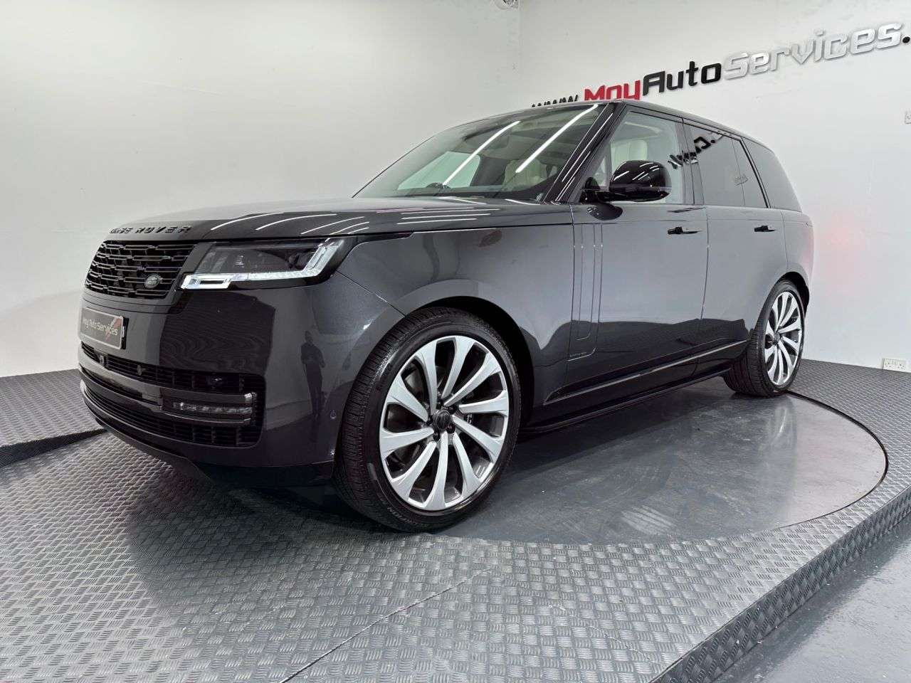 A 2026 LAND ROVER RANGE ROVER 3.0 D350 MHEV Autobiography SUV 5dr Diesel Auto 4WD Euro 6 (s/s) (350 ps) A 2026 LAND ROVER RANGE ROVER 3.0 D350 MHEV Autobiography SUV 5dr Diesel Auto 4WD Euro 6 (s/s) (350 ps)