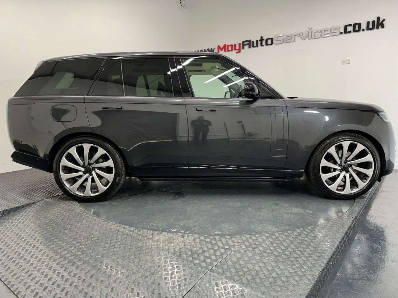 A 2026 LAND ROVER RANGE ROVER 3.0 D350 MHEV Autobiography SUV 5dr Diesel Auto 4WD Euro 6 (s/s) (350 ps) A 2026 LAND ROVER RANGE ROVER 3.0 D350 MHEV Autobiography SUV 5dr Diesel Auto 4WD Euro 6 (s/s) (350 ps)