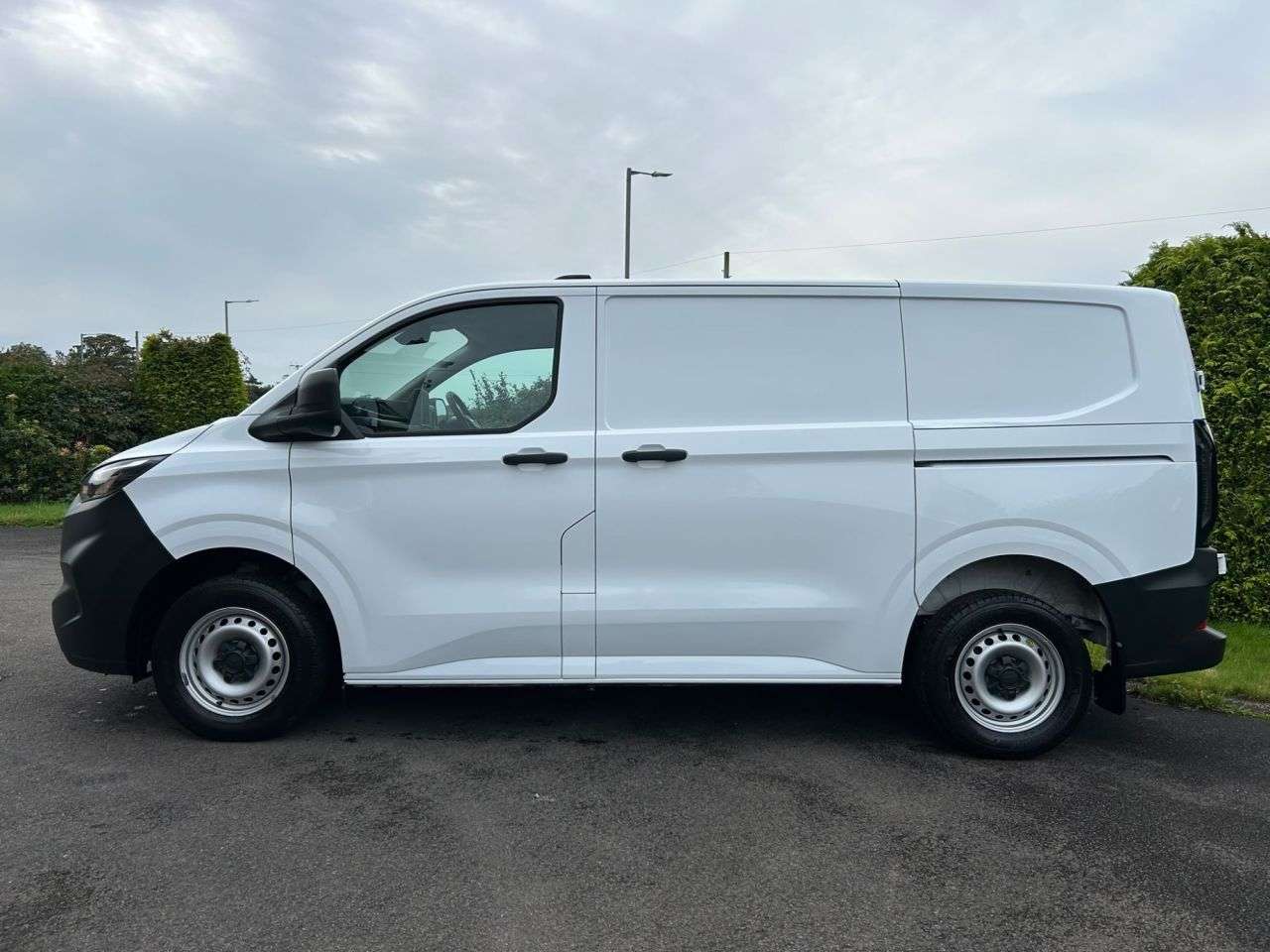 A 2025 FORD TRANSIT CUSTOM 2.0 280 EcoBlue Leader Panel Van 5dr Diesel Manual L1 H1 Euro 6 (s/s) (110 A 2025 FORD TRANSIT CUSTOM 2.0 280 EcoBlue Leader Panel Van 5dr Diesel Manual L1 H1 Euro 6 (s/s) (110