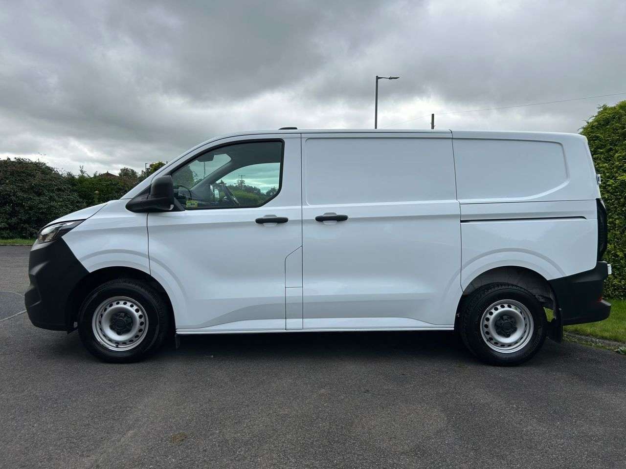 A 2025 FORD TRANSIT CUSTOM 2.0 280 EcoBlue Leader Panel Van 5dr Diesel Manual L1 H1 Euro 6 (s/s) (110 A 2025 FORD TRANSIT CUSTOM 2.0 280 EcoBlue Leader Panel Van 5dr Diesel Manual L1 H1 Euro 6 (s/s) (110