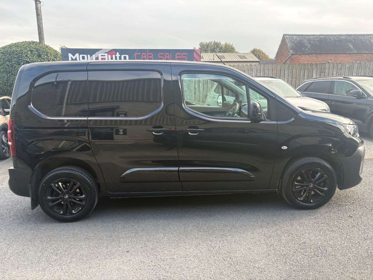 A 2024 CITROEN BERLINGO 1.5 BlueHDi 1000 Driver M Panel Van 5dr Diesel EAT8 SWB Euro 6 (s/s) (130 p A 2024 CITROEN BERLINGO 1.5 BlueHDi 1000 Driver M Panel Van 5dr Diesel EAT8 SWB Euro 6 (s/s) (130 p