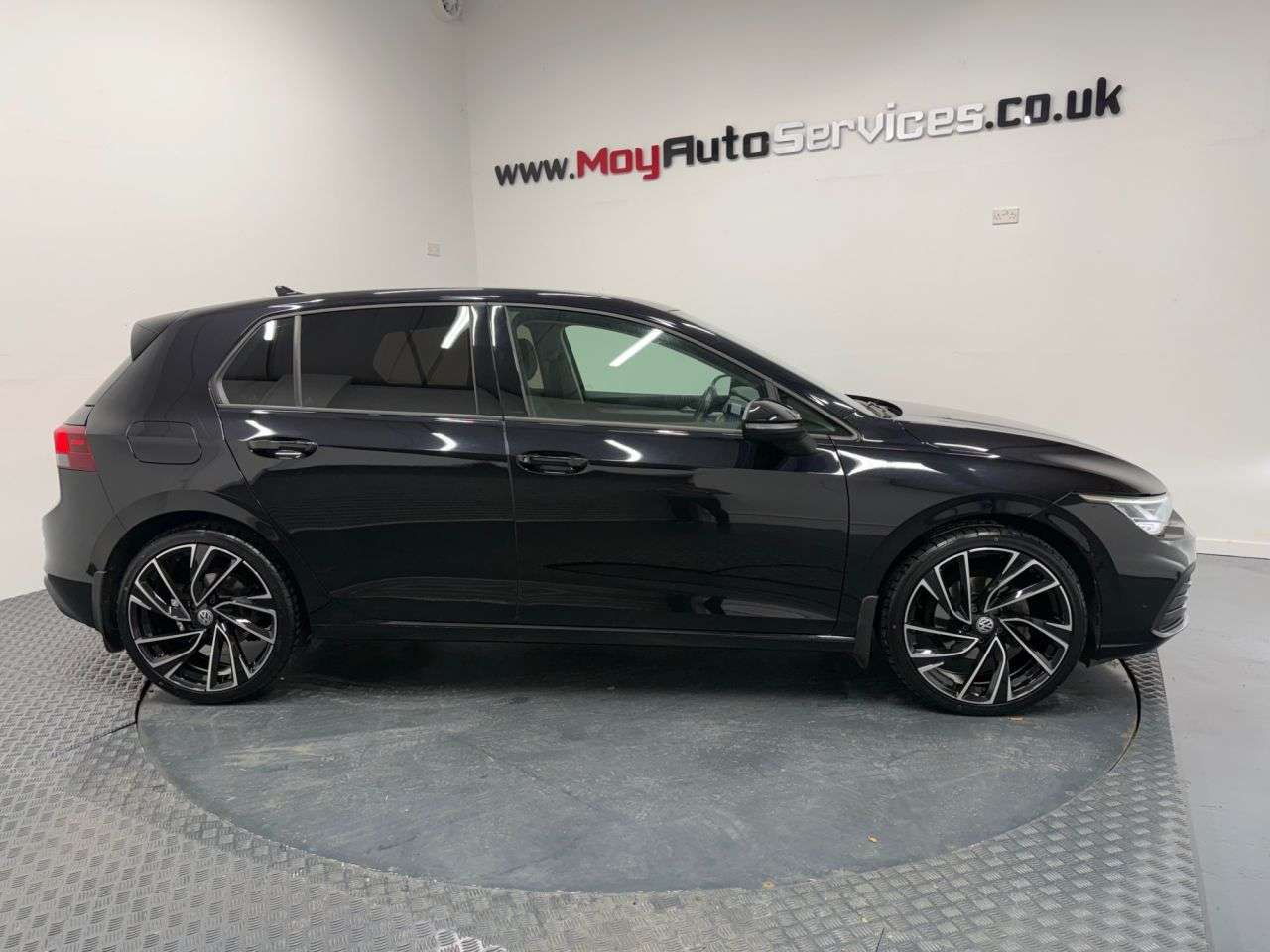 A 2021 VOLKSWAGEN GOLF 1.5 TSI Life Hatchback 5dr Petrol Manual Euro 6 (s/s) (150 ps) A 2021 VOLKSWAGEN GOLF 1.5 TSI Life Hatchback 5dr Petrol Manual Euro 6 (s/s) (150 ps)