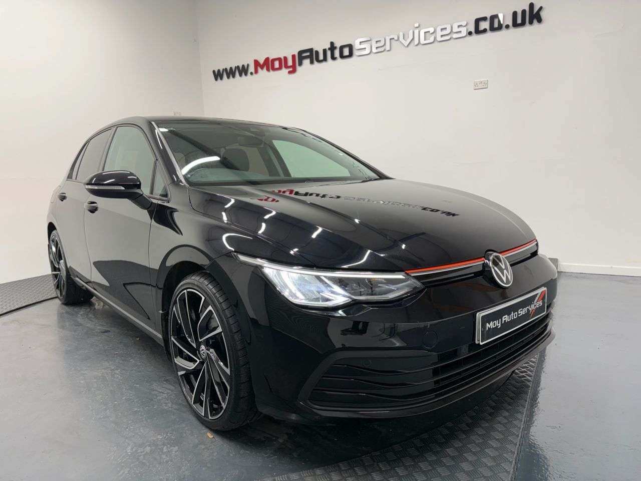 A 2021 VOLKSWAGEN GOLF 1.5 TSI Life Hatchback 5dr Petrol Manual Euro 6 (s/s) (150 ps) A 2021 VOLKSWAGEN GOLF 1.5 TSI Life Hatchback 5dr Petrol Manual Euro 6 (s/s) (150 ps)