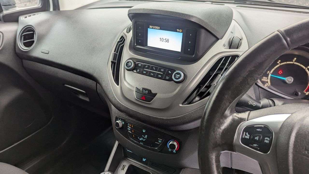 A 2019 FORD TRANSIT COURIER Trend TDCI 100 ps With Side Door and Electric Pack finished in "Frozen Whit A 2019 FORD TRANSIT COURIER Trend TDCI 100 ps With Side Door and Electric Pack finished in "Frozen Whit