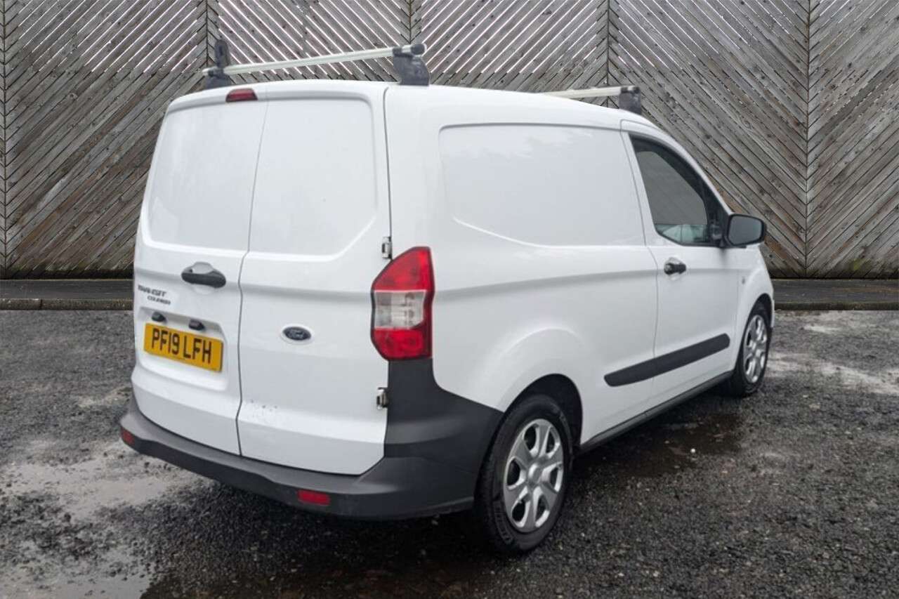 A 2019 FORD TRANSIT COURIER Trend TDCI 100 ps FREE 3 YEAR WARRANTY COVER WITH THIS VAN With Side Door a A 2019 FORD TRANSIT COURIER Trend TDCI 100 ps FREE 3 YEAR WARRANTY COVER WITH THIS VAN With Side Door a