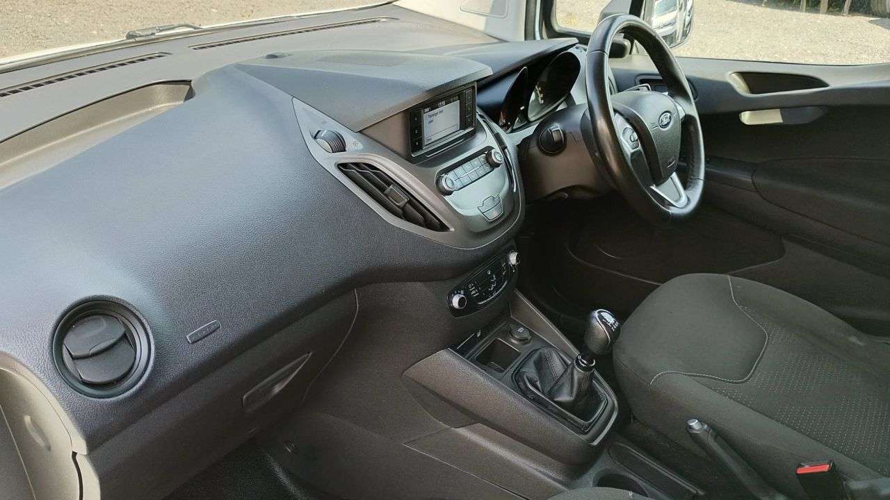 A 2019 FORD TRANSIT COURIER Trend TDCI 100 ps With Side Door and Electric Pack finished in "Frozen Whit A 2019 FORD TRANSIT COURIER Trend TDCI 100 ps With Side Door and Electric Pack finished in "Frozen Whit