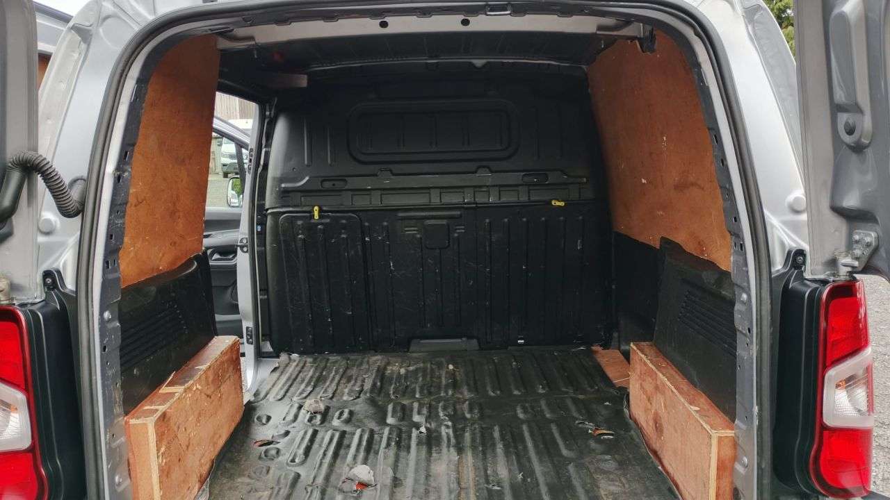 A 2021 CITROEN BERLINGO DRIVER EDITION M 1.5 Blue HDi 100 ps 1000 KG A 2021 CITROEN BERLINGO DRIVER EDITION M 1.5 Blue HDi 100 ps 1000 KG