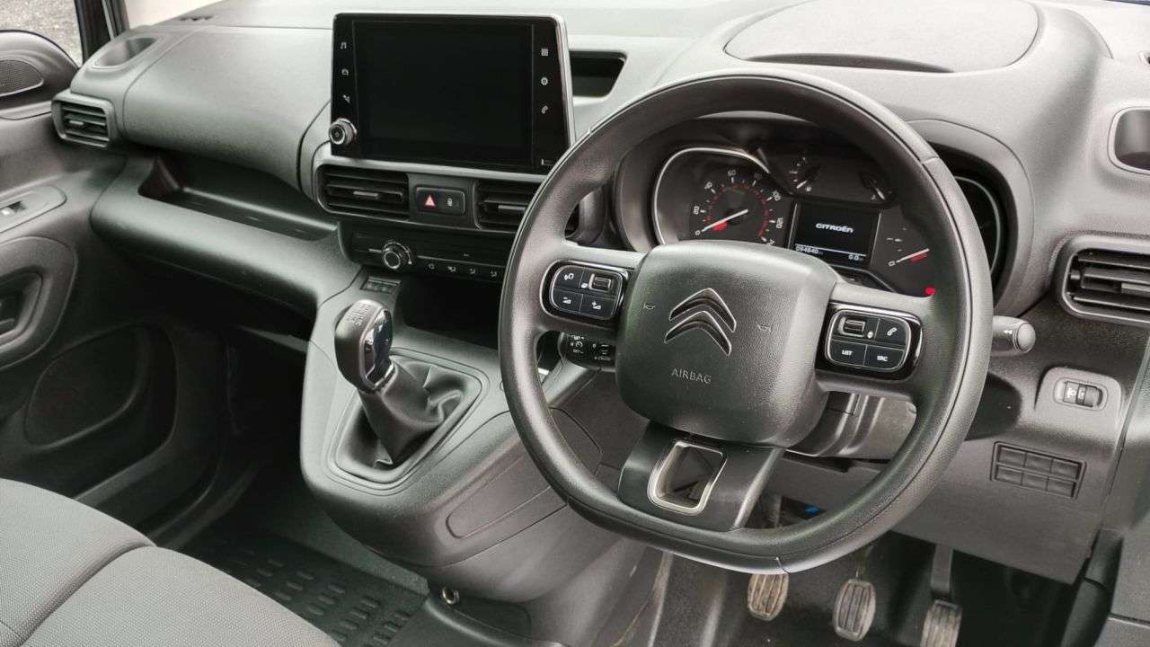 A 2021 CITROEN BERLINGO DRIVER EDITION M 1.5 Blue HDi 100 ps 1000 KG A 2021 CITROEN BERLINGO DRIVER EDITION M 1.5 Blue HDi 100 ps 1000 KG