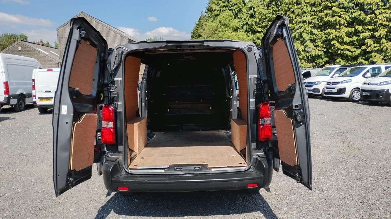 A 2022 CITROEN DISPATCH XL BLUE HDI 100 PS ENTERPRISE PRO With Air Conditioning, Electric Pack, App A 2022 CITROEN DISPATCH XL BLUE HDI 100 PS ENTERPRISE PRO With Air Conditioning, Electric Pack, App