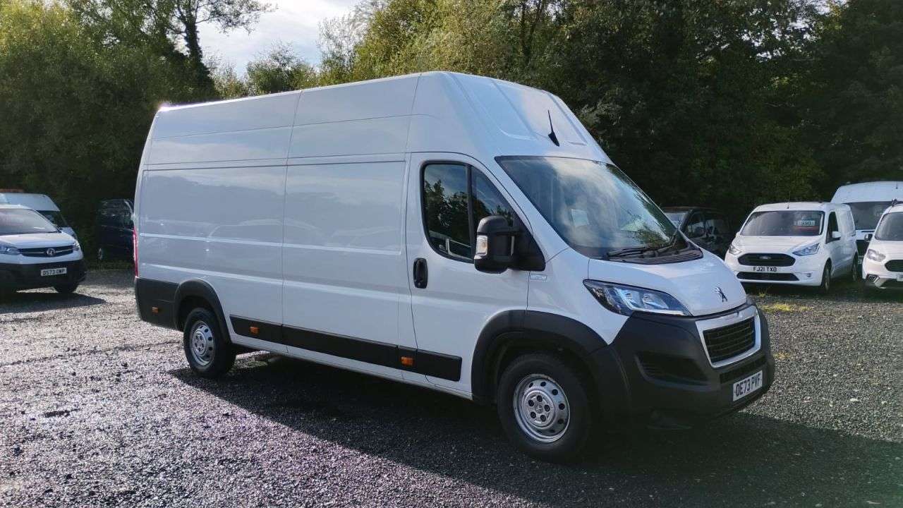 A 2023 PEUGEOT BOXER L4 H3 Professional Premium + 435 HDI 140 XLWB Extra High Roof 73 Plate , 10 A 2023 PEUGEOT BOXER L4 H3 Professional Premium + 435 HDI 140 XLWB Extra High Roof 73 Plate , 10