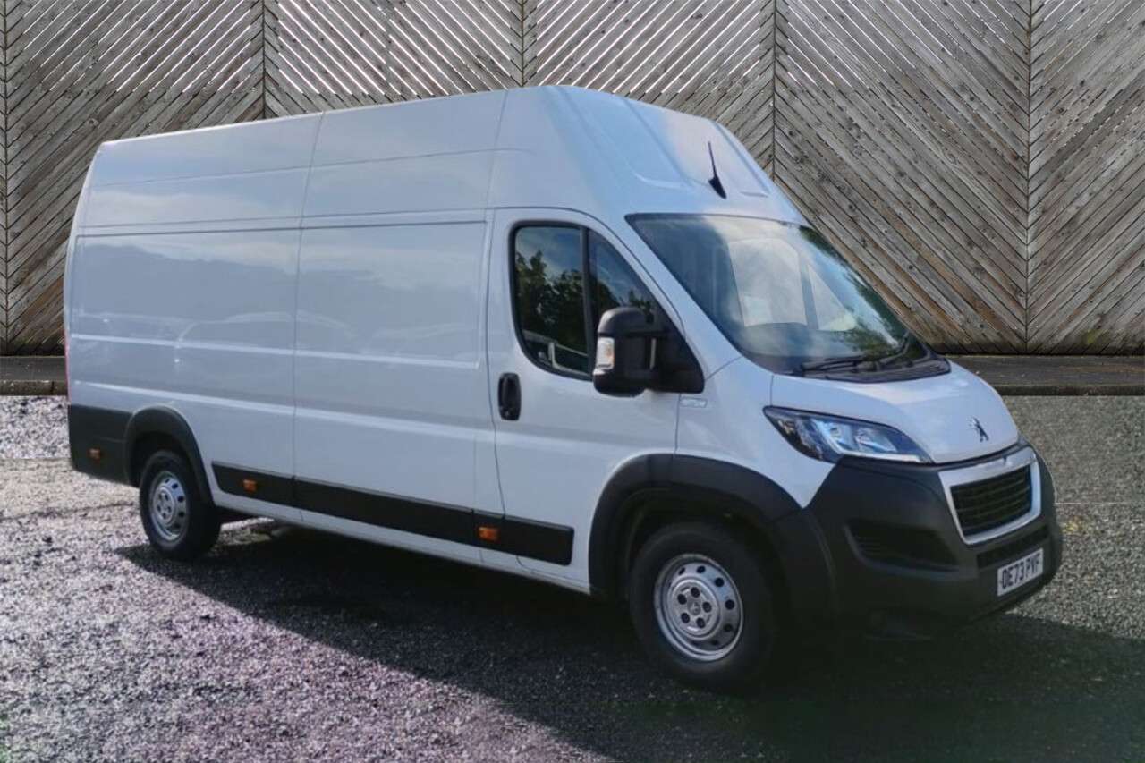 A 2023 PEUGEOT BOXER L4 H3 Professional Premium + 435 HDI 140 XLWB Extra High Roof FREE 3 YEAR W A 2023 PEUGEOT BOXER L4 H3 Professional Premium + 435 HDI 140 XLWB Extra High Roof FREE 3 YEAR W