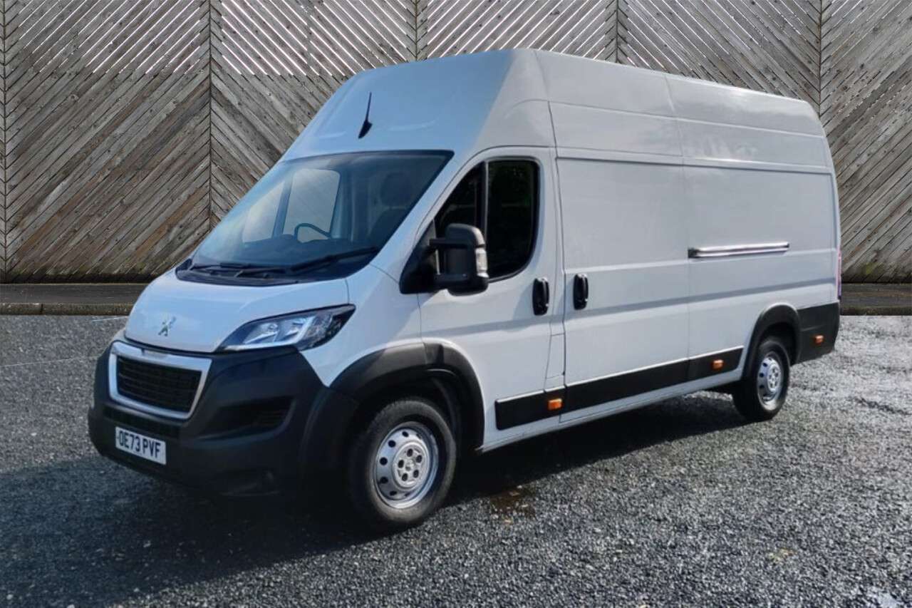 A 2023 PEUGEOT BOXER L4 H3 Professional Premium + 435 HDI 140 XLWB Extra High Roof FREE 3 YEAR W A 2023 PEUGEOT BOXER L4 H3 Professional Premium + 435 HDI 140 XLWB Extra High Roof FREE 3 YEAR W