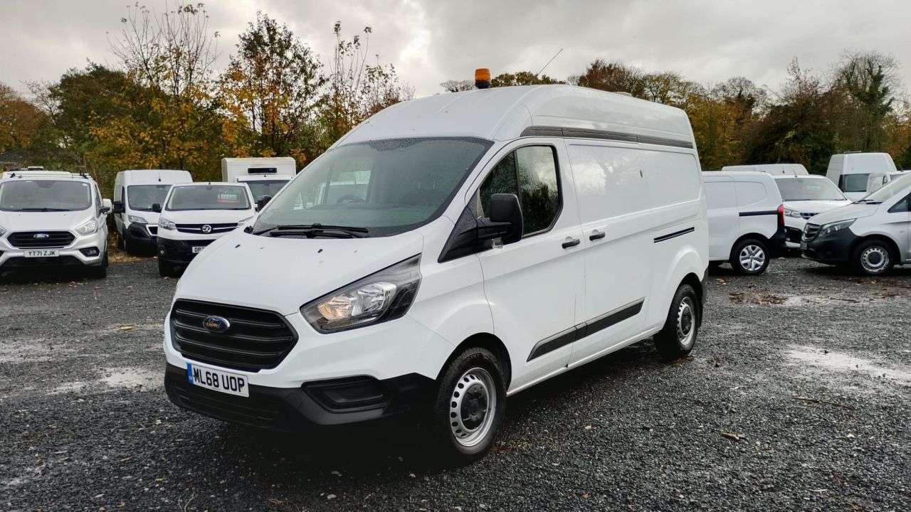 A 2018 FORD TRANSIT CUSTOM L2 H2 TDCI 130 PS 340 Premium LWB High Roof With Air Conditioning, Electric A 2018 FORD TRANSIT CUSTOM L2 H2 TDCI 130 PS 340 Premium LWB High Roof With Air Conditioning, Electric