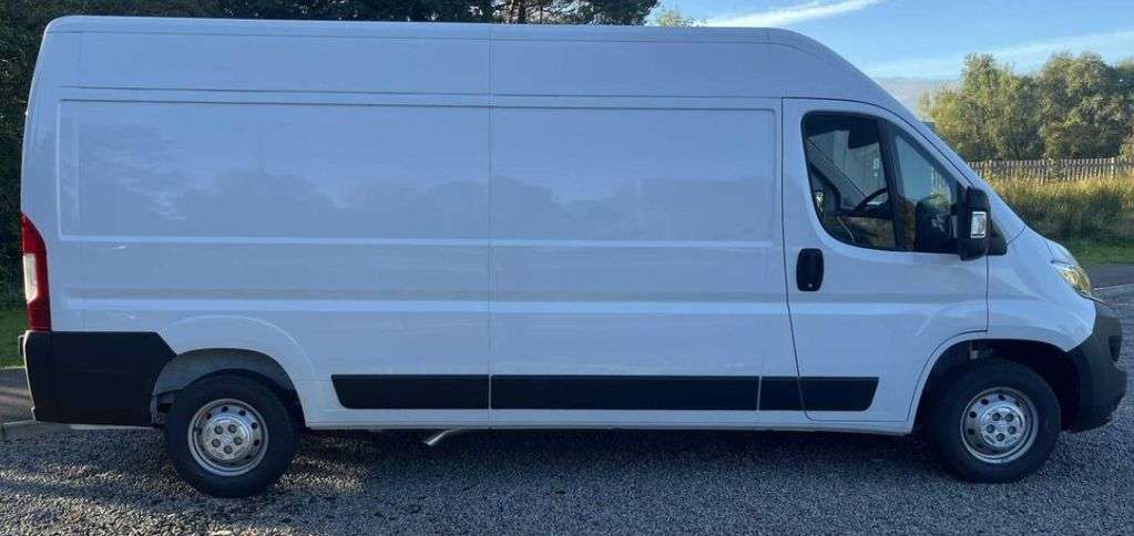 A 2023 CITROEN RELAY L3 H2 Enterprise Edition Blue Hdi 140 PS LWB High Roof With Ar Conditioning A 2023 CITROEN RELAY L3 H2 Enterprise Edition Blue Hdi 140 PS LWB High Roof With Ar Conditioning