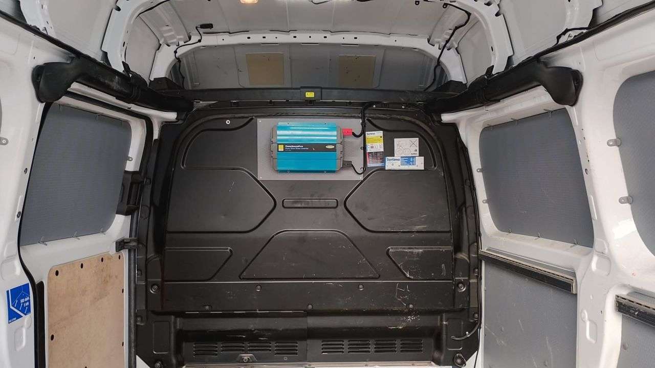 A 2021 FORD TRANSIT CUSTOM L1 H2 Leader Premium TDCI 130 PS High Roof 300 with Air Conditioning, Parki A 2021 FORD TRANSIT CUSTOM L1 H2 Leader Premium TDCI 130 PS High Roof 300 with Air Conditioning, Parki