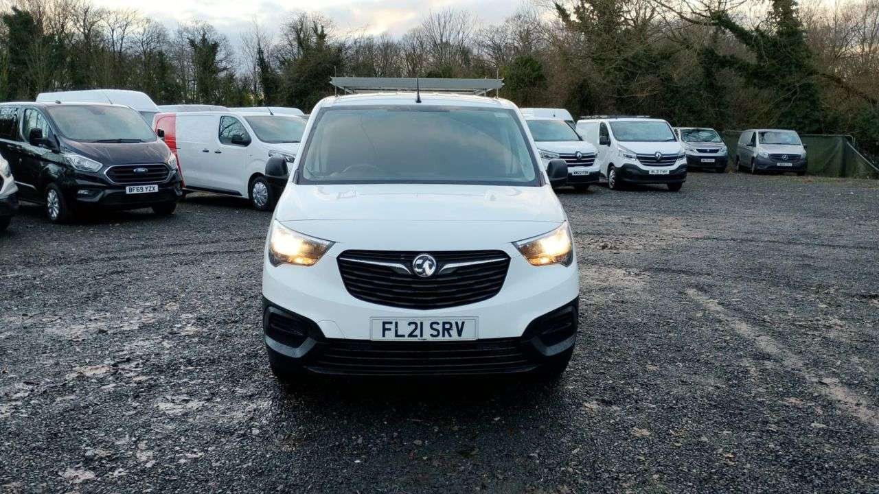 A 2021 VAUXHALL COMBO Edition 1.5 Turbo D 100 ps With Air Conditioning , Electric Windows, Side L A 2021 VAUXHALL COMBO Edition 1.5 Turbo D 100 ps With Air Conditioning , Electric Windows, Side L