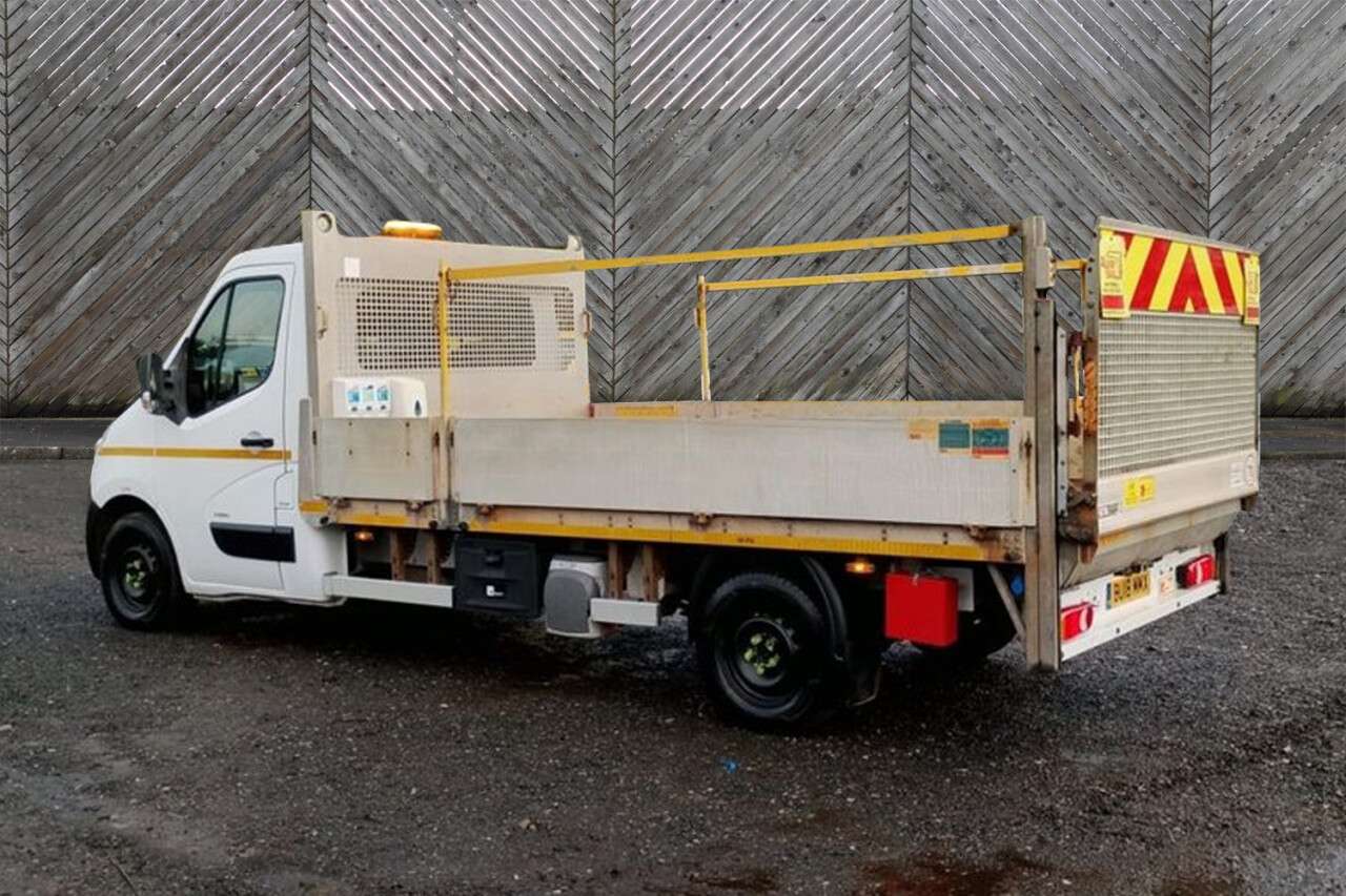 A 2018 VAUXHALL MOVANO Dropside L3 LWB With Tail Lift Cdti Bi Turbo 130 PS FREE 3 YEAR WARRANTY CO A 2018 VAUXHALL MOVANO Dropside L3 LWB With Tail Lift Cdti Bi Turbo 130 PS FREE 3 YEAR WARRANTY CO