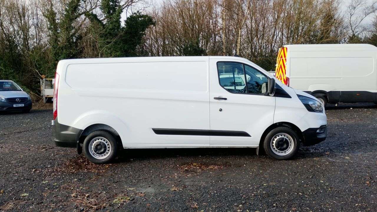 A 2021 FORD TRANSIT CUSTOM L2 H1 Leader Premium TDCI 105 PS 300 LWB With Air Conditioning, Bluetooth, A 2021 FORD TRANSIT CUSTOM L2 H1 Leader Premium TDCI 105 PS 300 LWB With Air Conditioning, Bluetooth,
