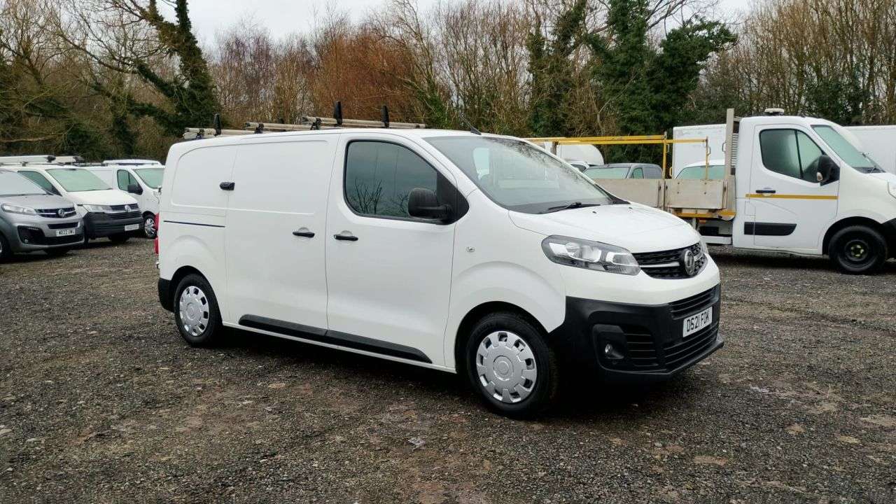 A 2021 VAUXHALL VIVARO L1 H1 Edition 1.5 Turbo D 120 PS SWB Tradesmans Van - Racked Ready for Work A 2021 VAUXHALL VIVARO L1 H1 Edition 1.5 Turbo D 120 PS SWB Tradesmans Van - Racked Ready for Work
