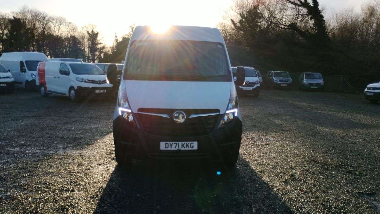 A 2021 VAUXHALL MOVANO L3 H2 Edition CDTI 135 PS Bi Turbo 3500 LWB High Roof With Electric Windows A 2021 VAUXHALL MOVANO L3 H2 Edition CDTI 135 PS Bi Turbo 3500 LWB High Roof With Electric Windows